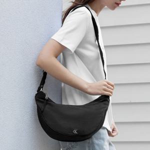 [캘빈클라인 진]공용 슬링 나일론 크로스바디 호보 백(4K3095G-UB1)