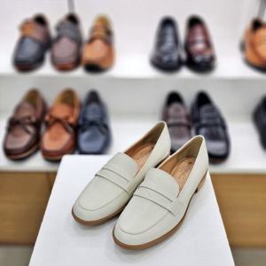 [탠디]데일리 여성 3CM굽 페니 로퍼 아이보리 124023_DG