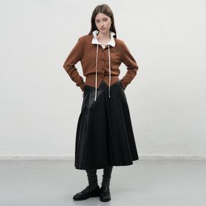 WOMAN 플리츠 페이크 레더 롱스커트 [2COL] / WBE3L13501