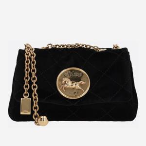 끌로에 블랙 퀼티드 벨벳 플랩 체인 숄더 백 CH25AS585 P90001