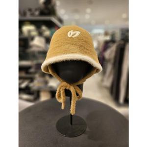 [마스터바니에디션] (421E4CP212) 베이직 귀달이 니트 모자