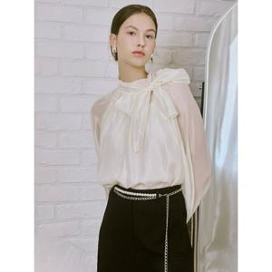 [샤틴]리본 타이 셔링 블라우스/S253B264