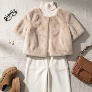 샵앤) 여성 노카라 하프소매 페이크 밍크 퍼 방한 자켓 DGB-WJP-5049-베이지