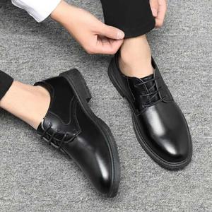 직장인 오피스 정장 면접 하객 모임 단정한 남성 구두