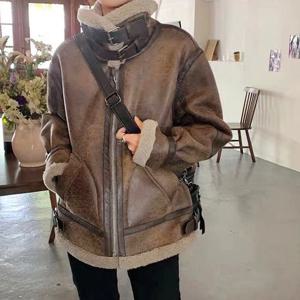 [올리비에스클로젯] 버클 비조 하이넥 무스탕 자켓_O2411MU002D