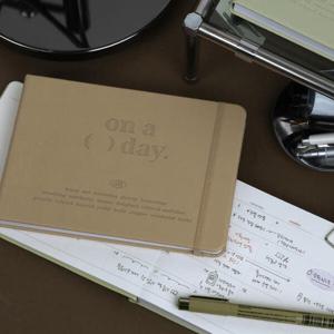 아트박스/워너디스 2025 온어데이 와이드 위클리 양장 다이어리