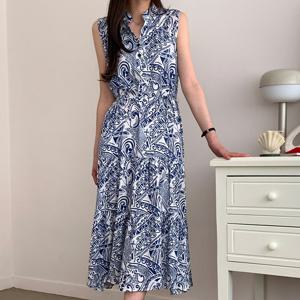 샵앤) 여성 카라넥 휴양지룩 반오픈 단추 민소매 여름 롱 원피스 21DS-WDR-4628-블루