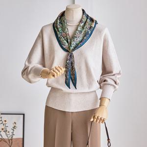 [커스텀에이블] 실크 플라워 마름모 스카프_T2509AC028C