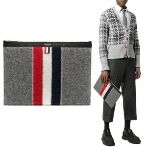 톰브라운 남성 삼선탭 보일 울 스트라이프 도큐먼트 클러치 미듐(미디엄) 그레이 MAC021L 07558 035