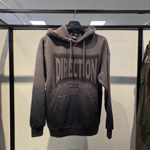 엠할리데이 HC21 레터링 피그먼트 후드티 MP4TU870