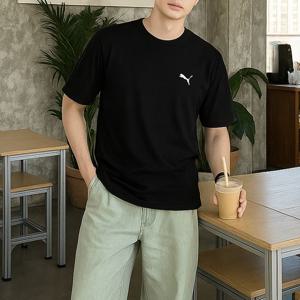 [푸마] PUMA 에센셜 스몰로고 남성 반팔티 블랙 586668-51