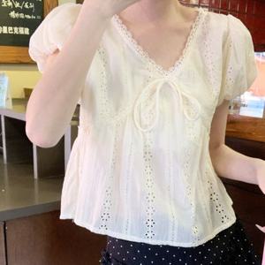 샵앤) 여성 펀칭 레이스 리본 여름 반팔 블라우스 MSE-WBL-20703-아이보리