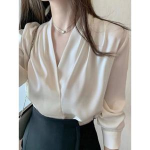 [예쎄][예쎄] 노카라 어깨셔링 V넥 스판 블라우스 (S4FBL054A)