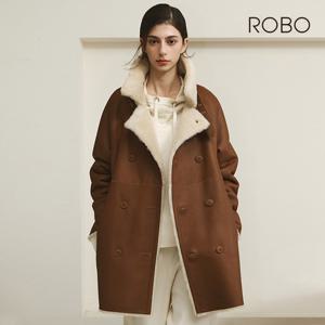 로보 25FW 벨티드 더블 무스탕 하프 코트 1종