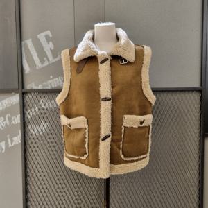 르니앤맥코이 양털배색무스탕베스트 MM12MV0077HJY