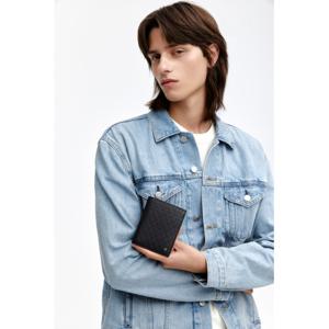 [헤지스ACC] 블랙 로고패턴 소가죽 중지갑 HJWA4F836BK