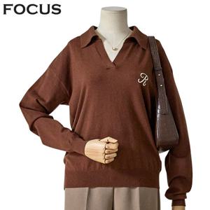 [포커스]R자수 오픈카라 니트 FF4H7KT0026