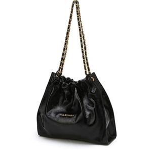 [질스튜어트ACC] JABA5F142BK [코코체인] 블랙 골드 장식 드로우스트링 체인숄더백 M