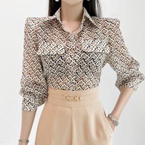 [금찌]금찌 이엘 패드 나염 블라우스 ST7673B