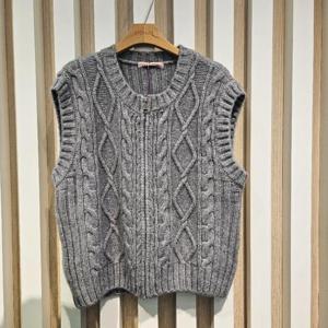 스테파니 HC11 꽈배기니트지퍼조끼 a23sw3413