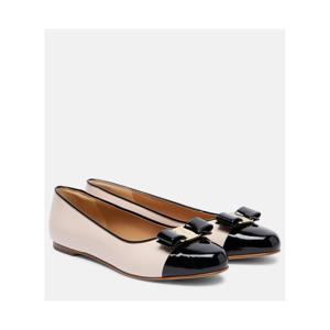 페라가모 Varina 레더 발레리나 플랫 P01090792