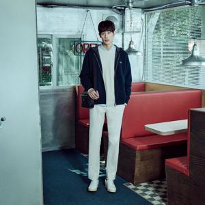 라코스테 공식 남성 골조직 테이퍼드 치노 HH530E-55N XFJ