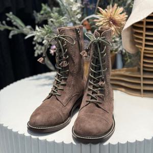 [써스데이아일랜드]스웨이드 레이스업 부츠 t246mse134