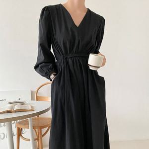 아밀라 여성 V넥 봄 셔링 롱 원피스 ARA-WDR-3029-블랙