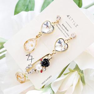 (폭스타일)카르테 하트 언발 귀걸이