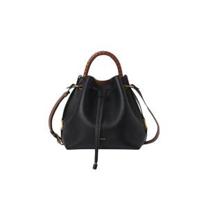 끌로에 마르씨 버킷백 블랙 CHC23AS606I31001