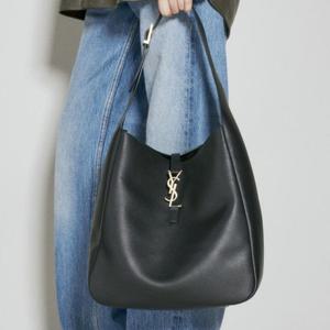 25 FW 생로랑 Le 5a7 서플 라지 르 57 스무스 레더 숄더백 블랙 753837 AAAUQ 1000