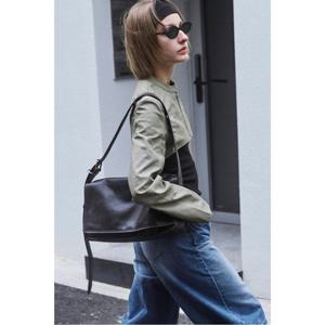 [쿠론] [론칭가 348,000원] 듀이(Due) 숄더 33_RCBSX25653BRD