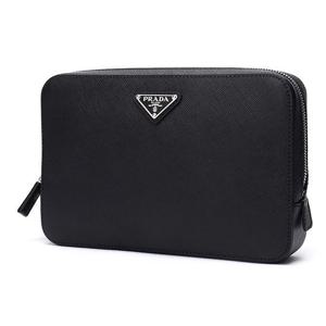 프라다 남성 삼각로고 사피아노 파우치 스트랩 클러치백(블랙) 2VF017 9Z2 F0002
