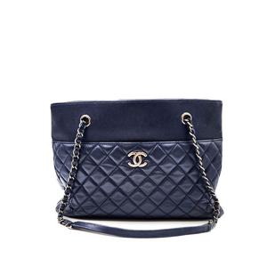 (명품) 샤넬 네이비 카프 여성 숄더백 A98696