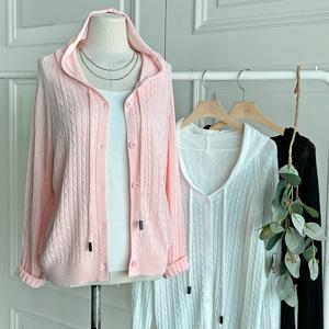 샵앤) 여성 케이블꽈배기 베이직핏 후드 단추 니트 가디건 DGB-WCD-4308-핑크