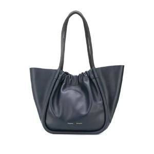 25 FW 프로엔자슐러 로고 스탬프 주름 토트 백 H01001C289P TP432280840