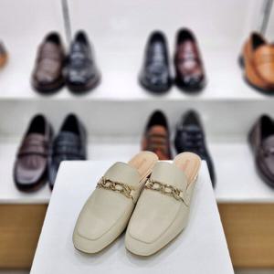 [탠디]골드 장식 데일리 여성 3CM굽 블로퍼 122021 아이보리_DG