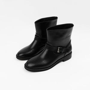 [신난다슈]여성 앵클부츠 3cm 여자 통 넓은 숏 플랫 앵글 부츠 발편한 통굽 LO253630 블랙