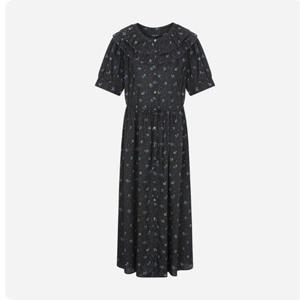 [써스데이아일랜드](T256MOP161W)네크프릴 풀오픈 원피스