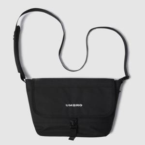 M 엄브로크로스백 CQK UP323CBG93-BLK 메일 메신저백 / BLACK