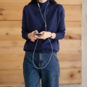 [신상오픈런]CCJ6504여성 비스코스 브이넥 루즈핏 긴팔 니트 가