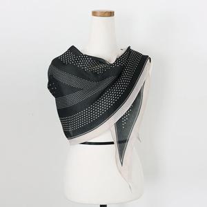 샵앤) 25FW 신상 국산 여성 도트 마름모 스카프 DRN-WSC-0885-블랙