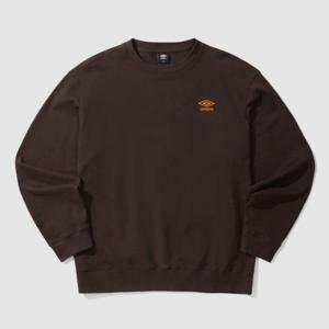 M 엄브로긴팔티 CQK UP323CFS91-BRW 에센셜 스몰로고 맨투맨 / BROWN