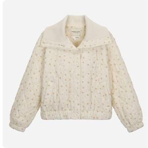 [써스데이아일랜드](T258MJP933W)잔꽃 퀼팅 하이넥 점퍼