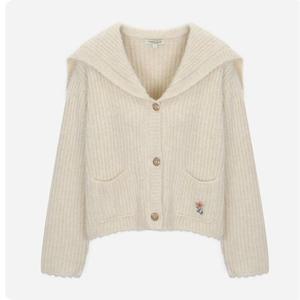 [써스데이아일랜드](T258MCD235W)세일러 카라 니트 가디건