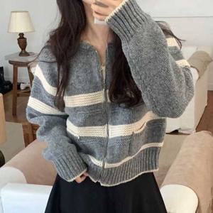 나야홍 / 아이우먼 포켓걸가로줄지집업 YYV756M512 빅사이즈