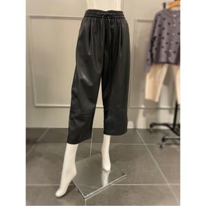 르니앤맥코이 밴딩 페이크 가죽 슬랙스 (MN01SL501HJY)