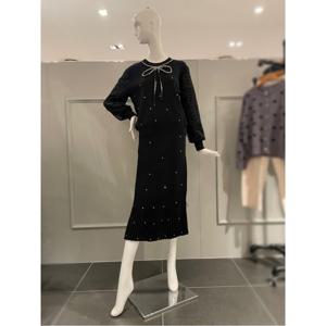 르니앤맥코이 큐빅 스커트 리본장식 니트 셋업 (MM12TP400HJY)