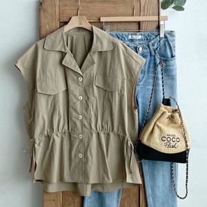 샵앤) 여성 테이퍼드카라 루즈핏 허리끈 레이어드 바스락 조끼 BONG-WVS-4361-카키