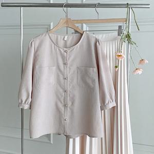 샵앤) 국산 여성 노카라 양포켓 퍼프소매 7부 블라우스 REI-WBL-4357-베이지